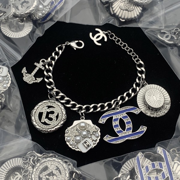 CC Bracelets CHE075