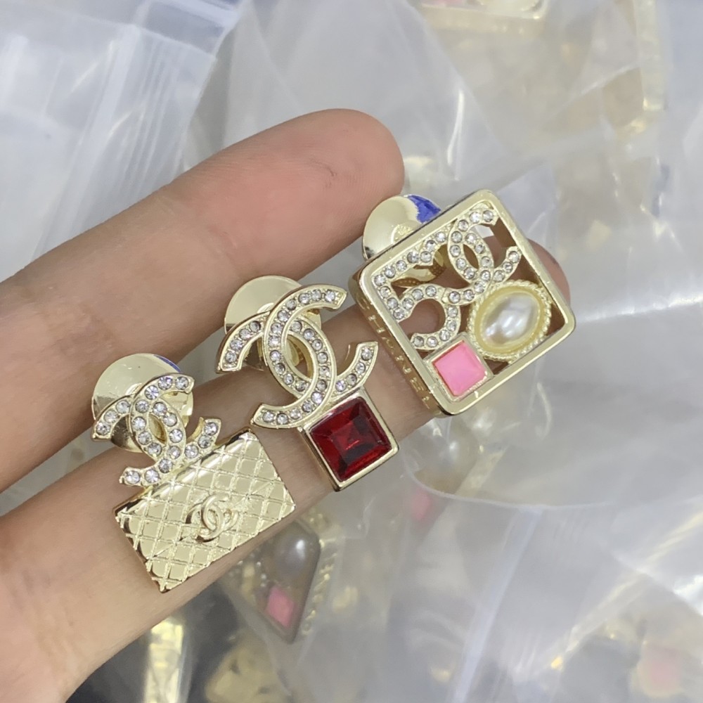 CC Brooches CHE122