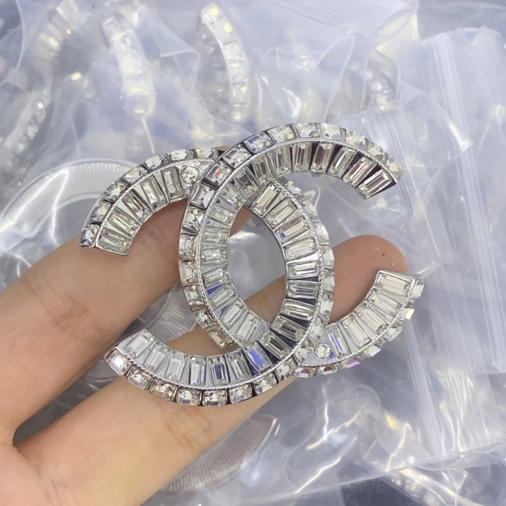 CC Brooches CHE124