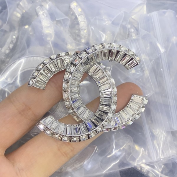 CC Brooches CHE124