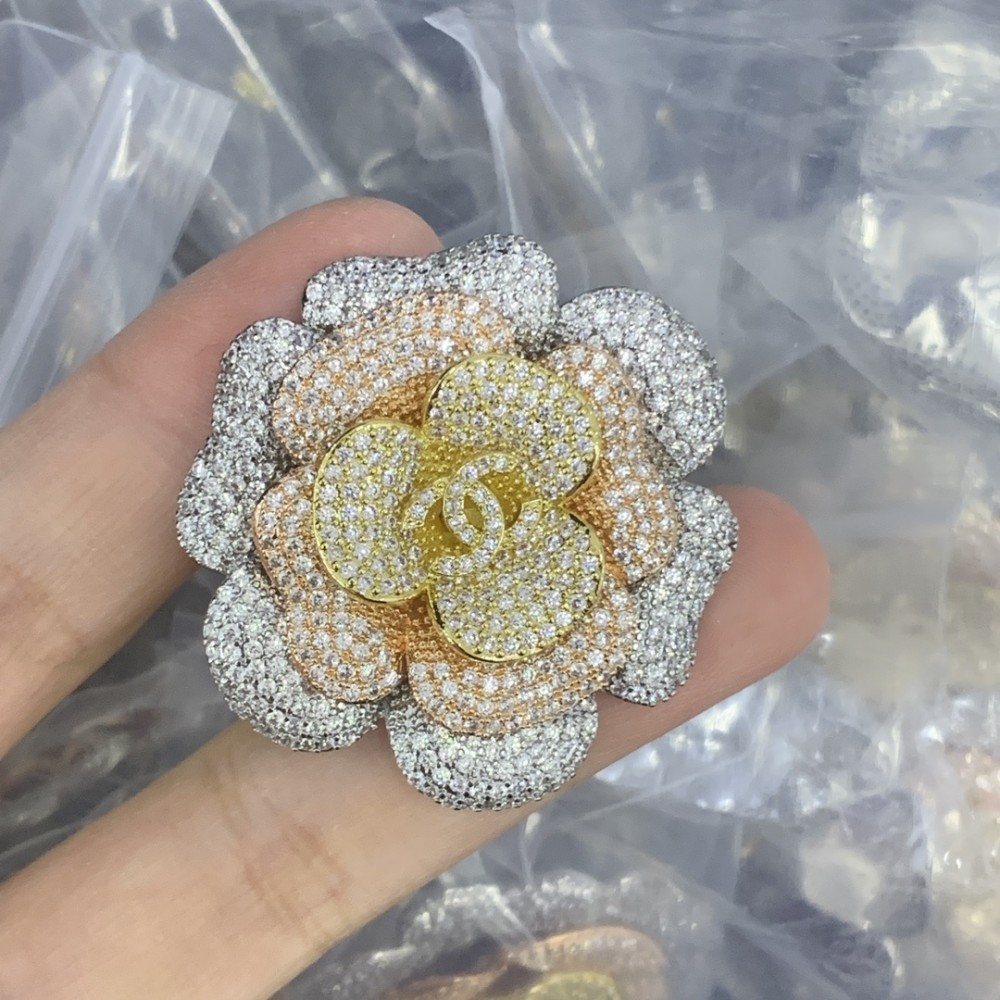 CC Brooches CHE125