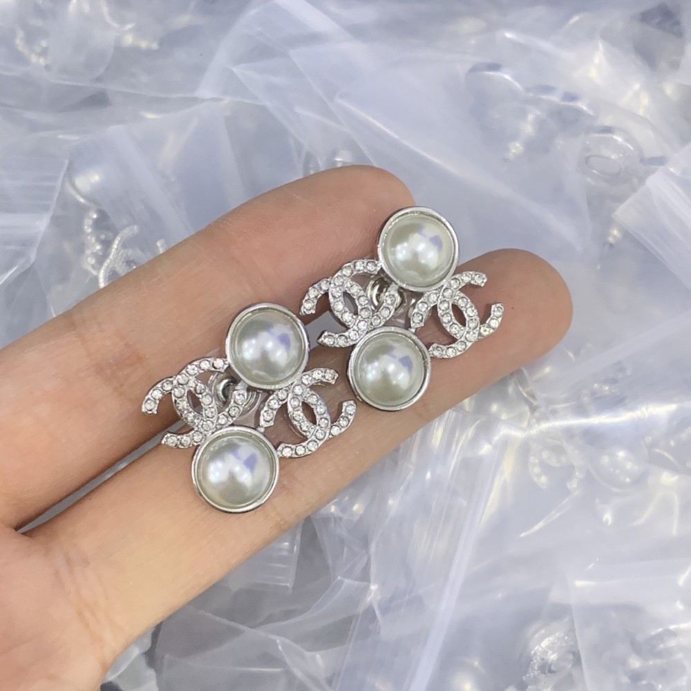 CC Earrings CHE030