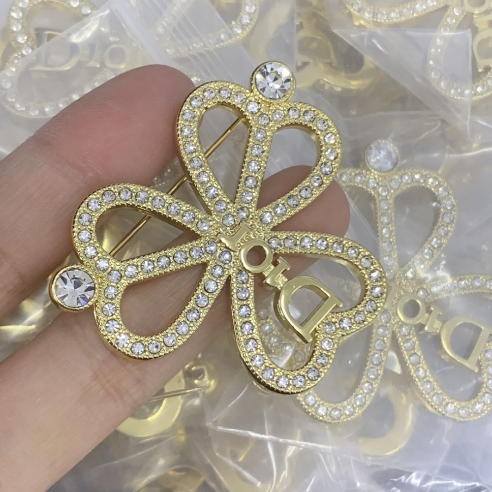 DD BROOCHES DD107