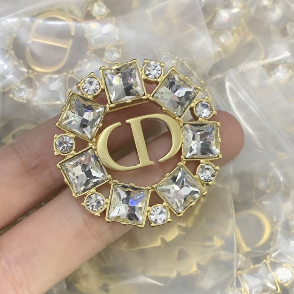 DD BROOCHES DD110