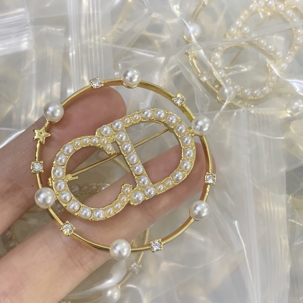 DD BROOCHES DD112