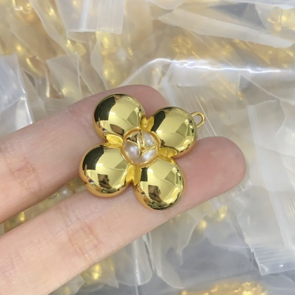 LL BROOCHES L127