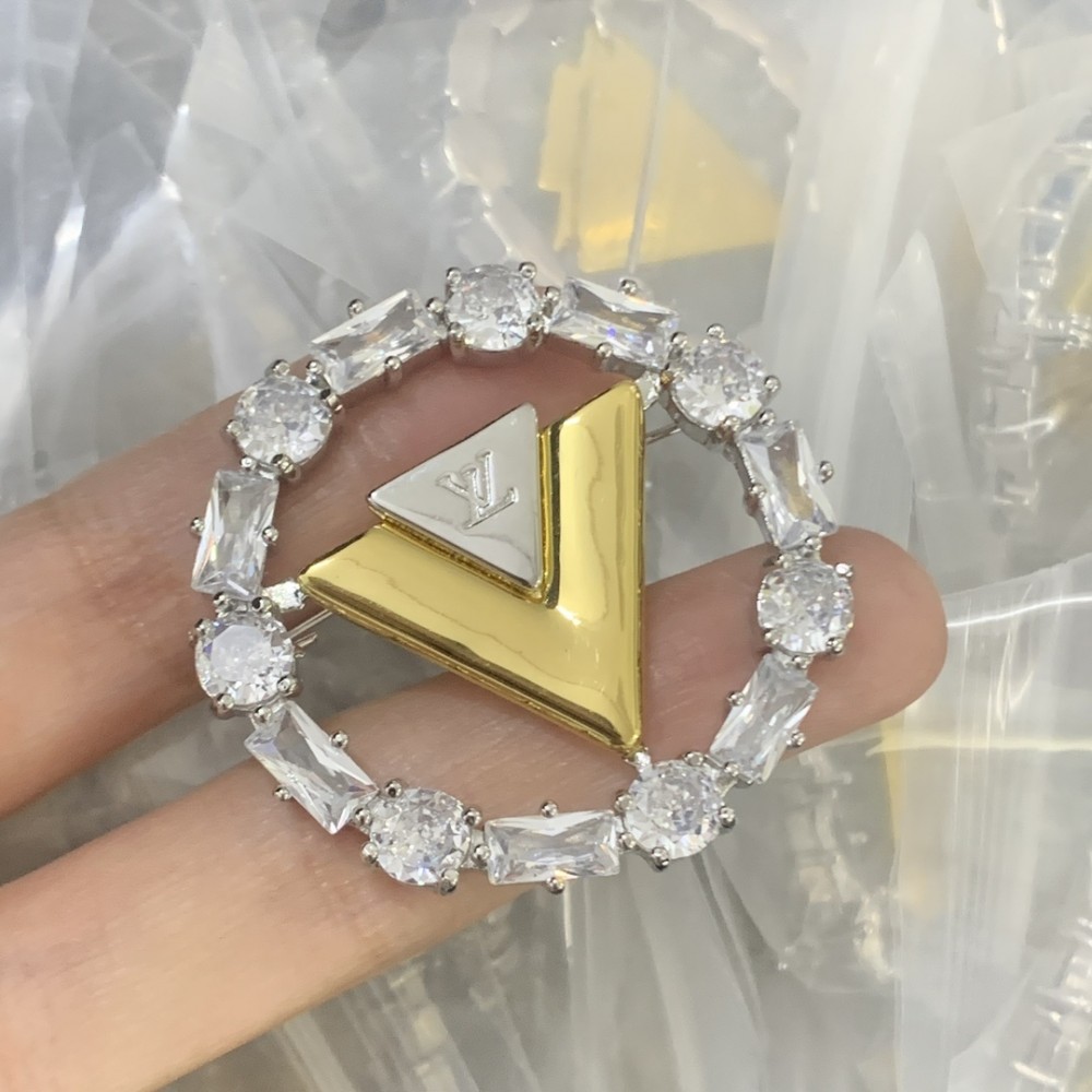 LL BROOCHES L132