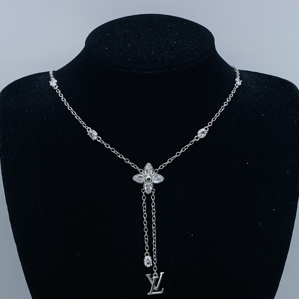 LL NECKLACES L114