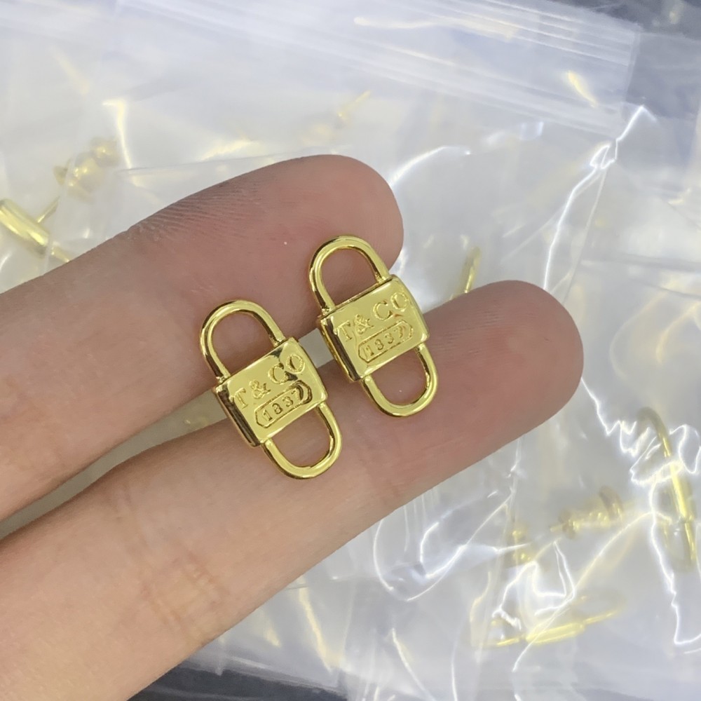 TT EARRINGS TT126