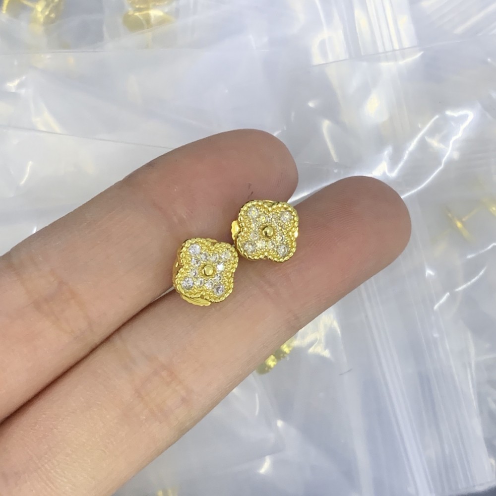 VC EARRINGS VC001