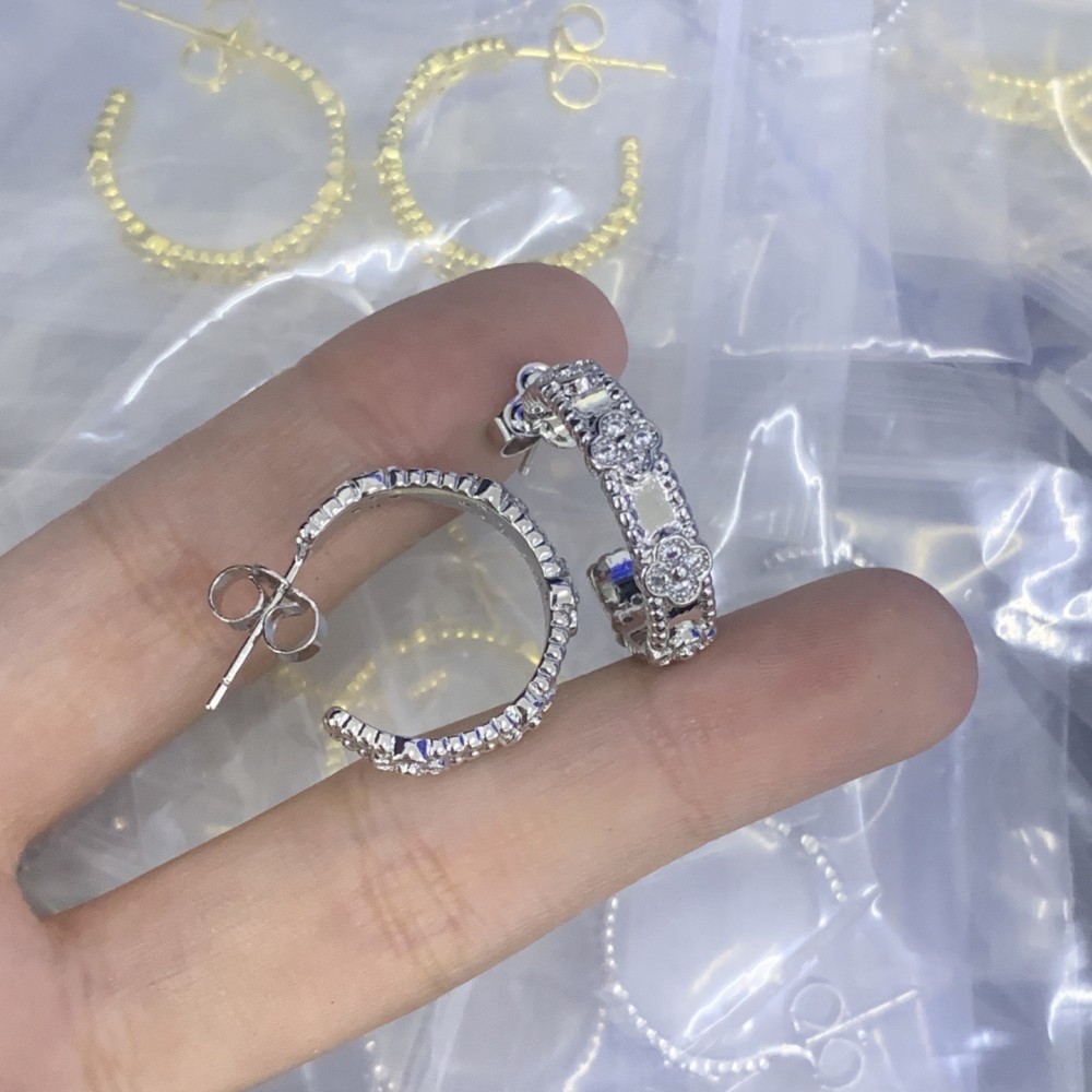VC EARRINGS VC006